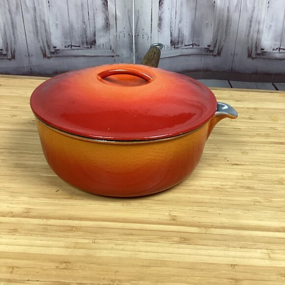 Vintage LeCreuset Flame Orange #22 Enamel Sauce Pan - Picture 4 of 13